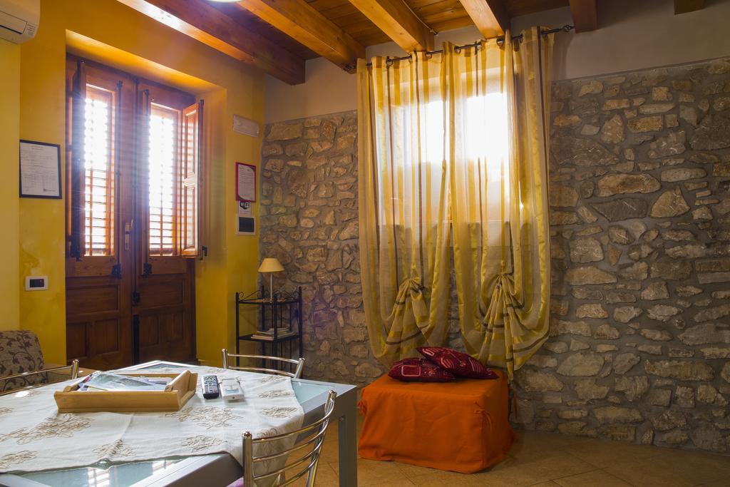 Casa Vacanze Caccamo Santa Luciaヴィラ エクステリア 写真